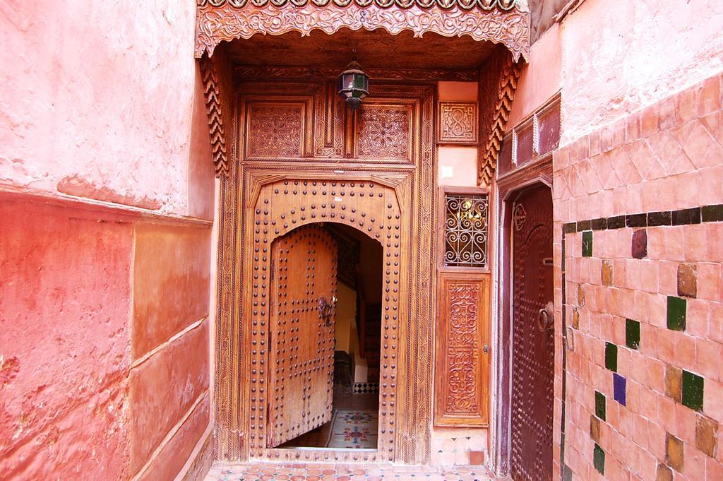 Riad Benchekroun مكناز المظهر الخارجي الصورة