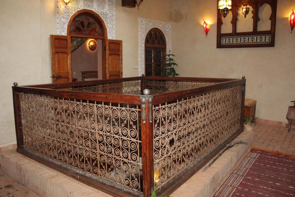 Riad Benchekroun مكناز المظهر الخارجي الصورة