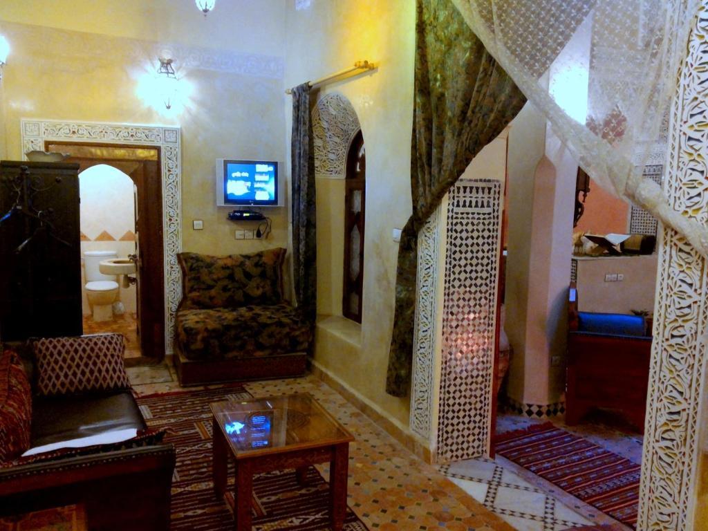 Riad Benchekroun مكناز المظهر الخارجي الصورة