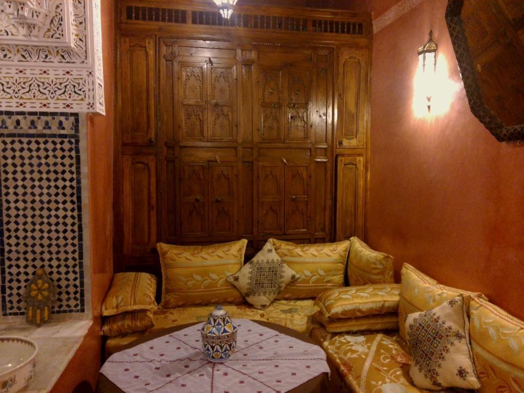Riad Benchekroun مكناز المظهر الخارجي الصورة