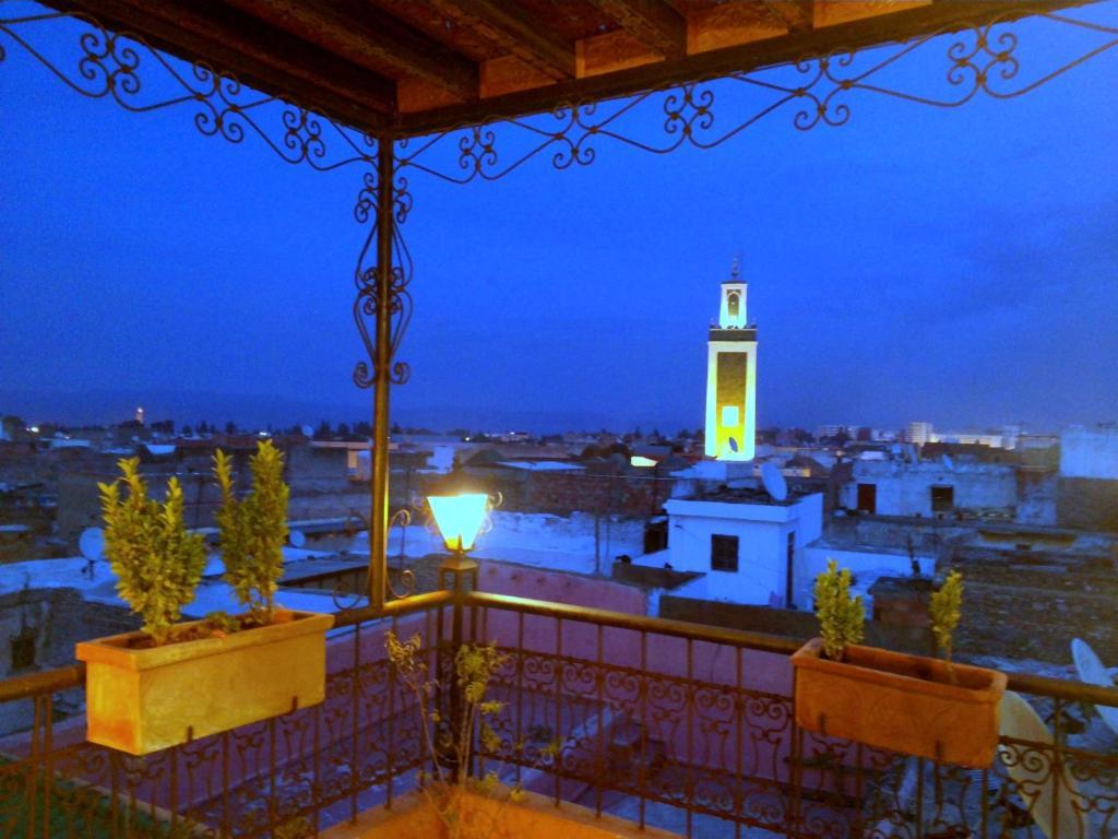 Riad Benchekroun مكناز المظهر الخارجي الصورة